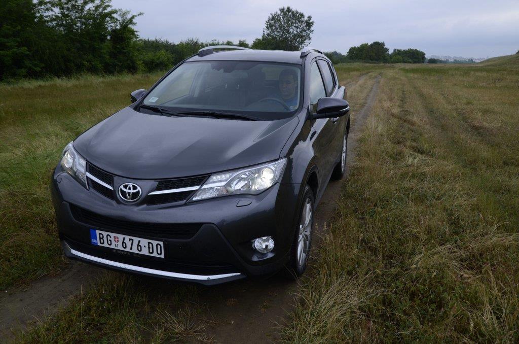 tojota-rav4.jpg
