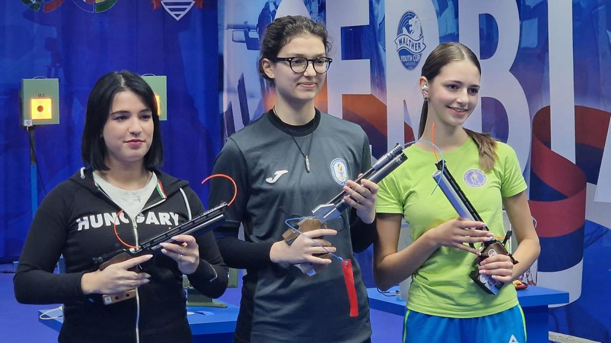walther-kup-2023-juniorke-pistolj.jpg