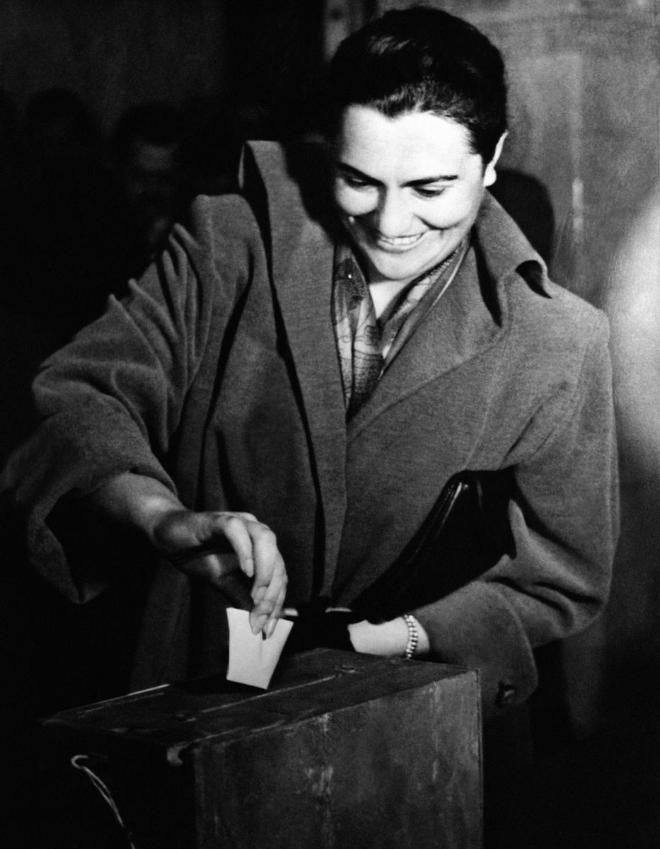 Jovanka Broz glasa na izborima