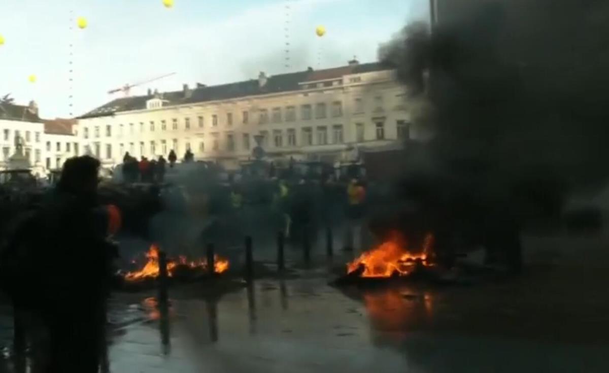 20240201-13-21-20colre-des-agriculteurs--au-moins-1.300-tracteurs--bruxelles-quelques-heurts-a.jpg