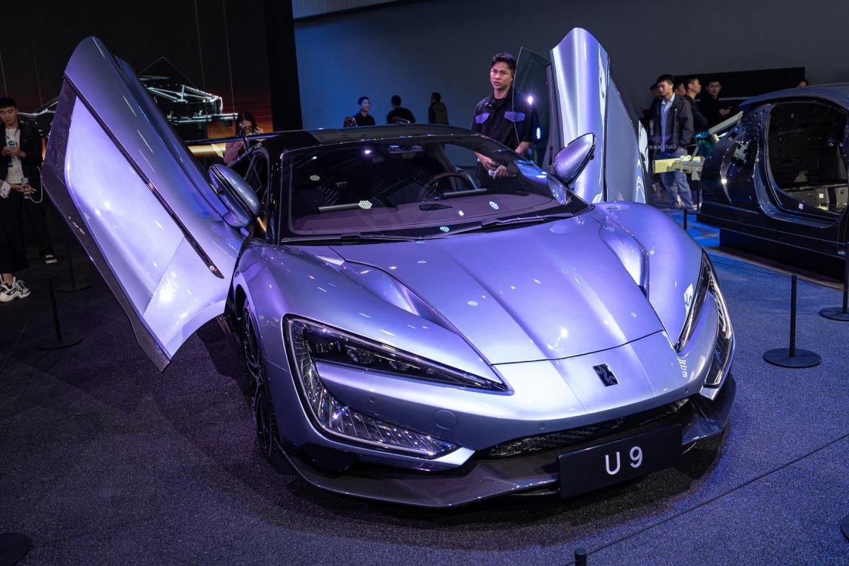 BYD YangWang U9 kina