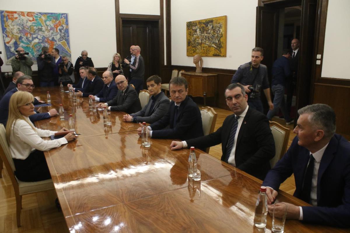 vucic-konsultacije-sns-04-zoran-mrdja-b.jpg
