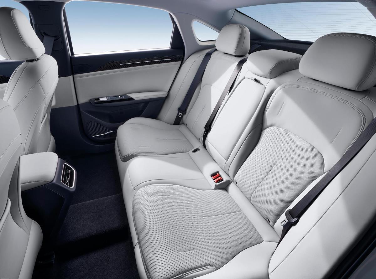 2024galaxyl6geely1jbsm0kows8fy12jm.jpg