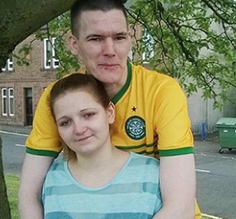 Tresa Midlton sa starijim bratom