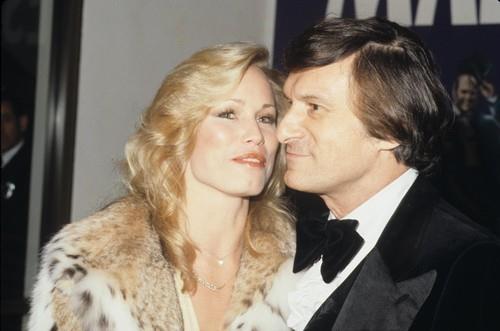 Hju Hefner sa ženom