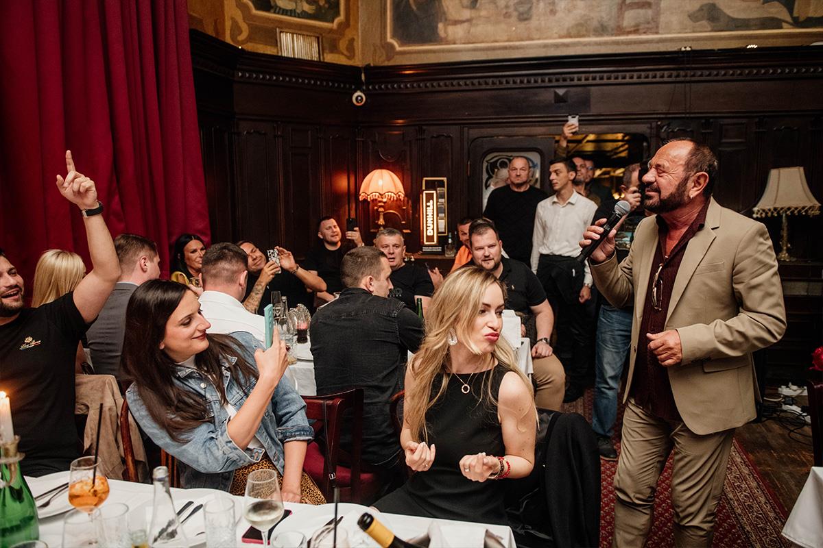 Mile Kitić diže sve na noge u kafani