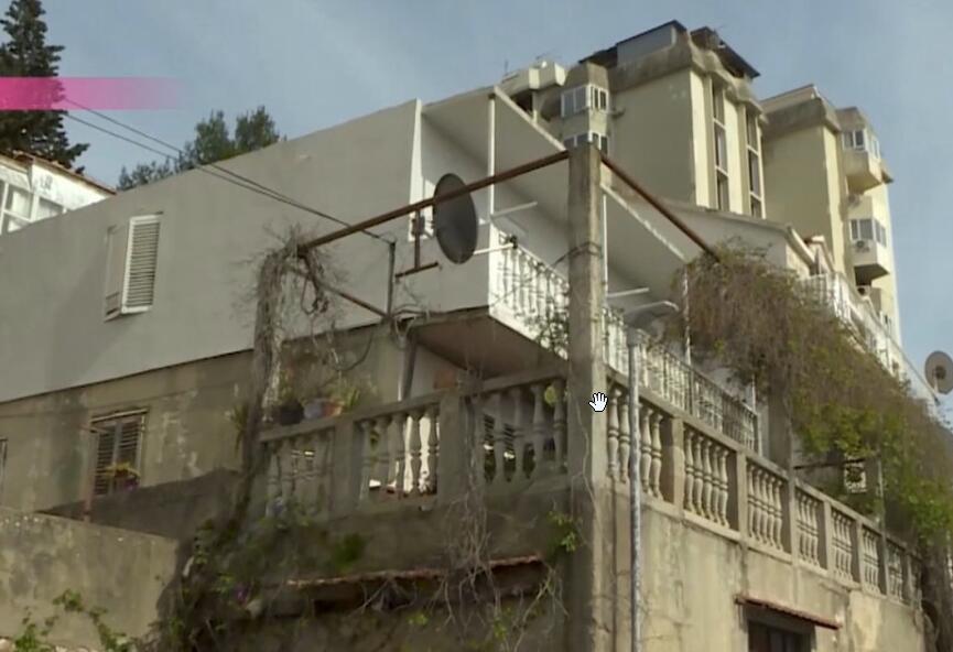 PREPOZNAJETE LI DEVOJČICU SA SLIKE? Isplivao snimak iz Dubrovnika star 30 godina: Danas je pravi skandal majstor i učesnica rijalitija  (FOTO+VIDEO)