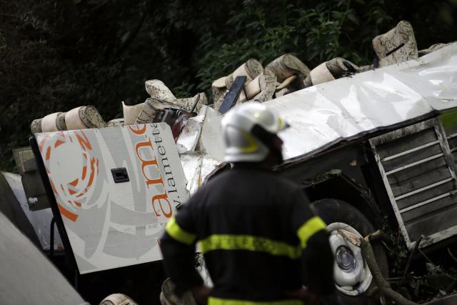 nesreca-autobus-italija-poginuli.jpg