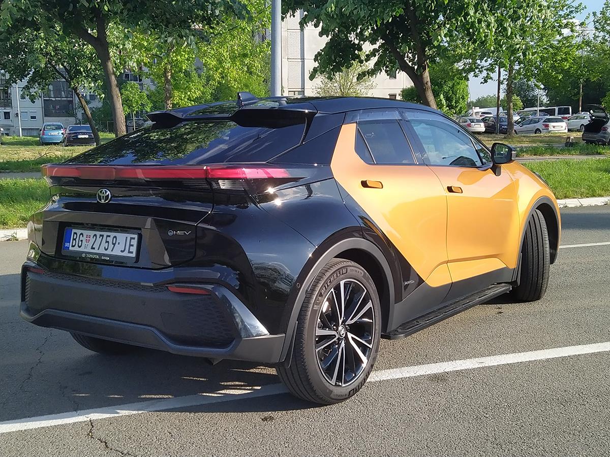 toyota-chr-2024-test--4.jpg