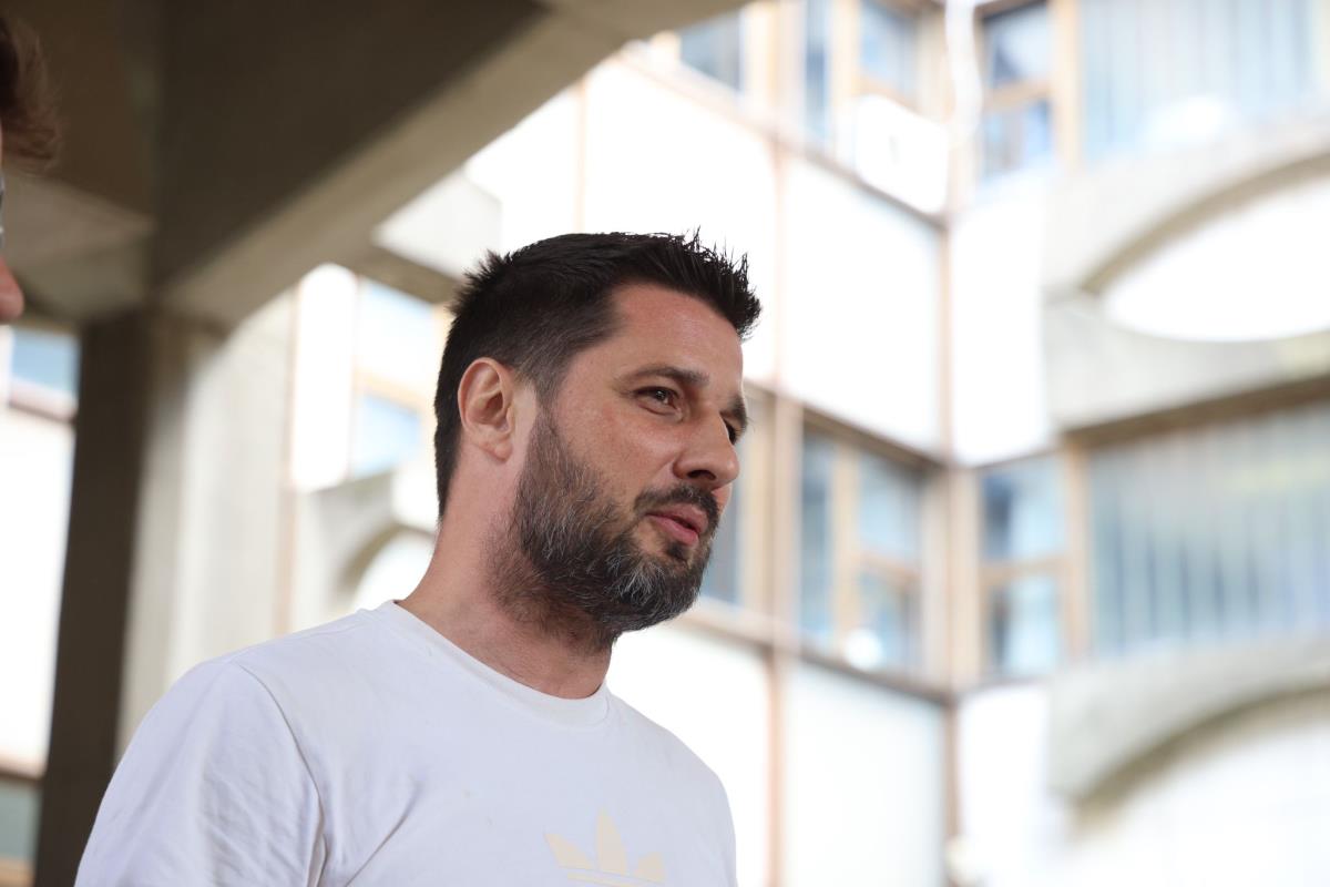 KOMŠIJA TUŽIO MARKA MILJKOVIĆA, TRAŽI MU ODŠTETU OD 500.000 DINARA: Bivši rijaliti igrač javno objavio: "Vreme je da pustim snimak"