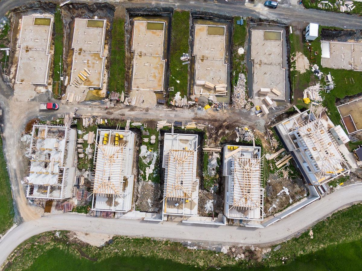ESTRADA ZGRĆE LOVU OD PRIVATNIH BIZNISA: Hoteli, moteli i kafane, izdavanje luks vila, a on je pravi kralj nekretnina