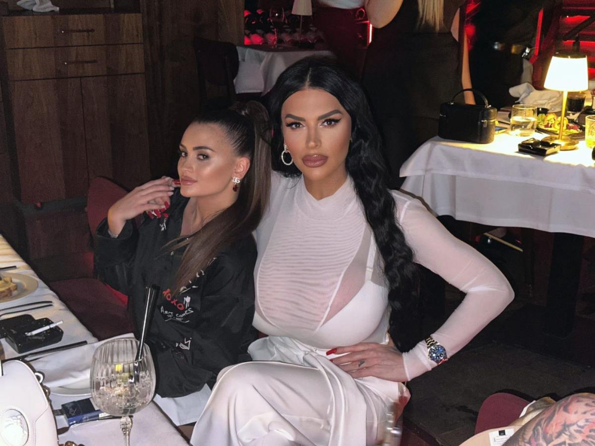 Elektra Elit u provodu sa ćerkom Divom