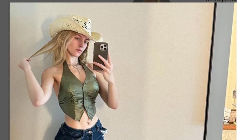 Vera Dijkmans u zelenom topu i kaubojskim šeširom