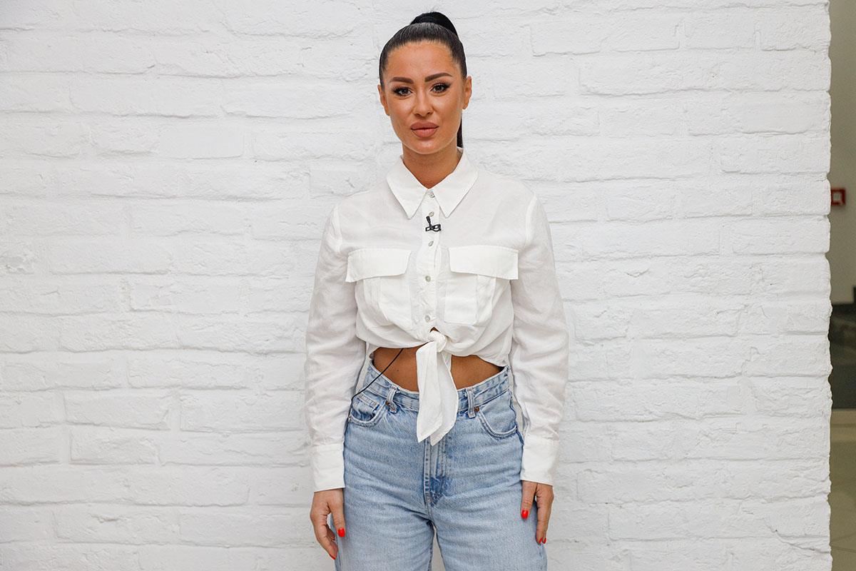 OVO SU NAJNIŽE PEVAČICE NA ESTRADI! Ona je visoka samo 156 centimetara, ali je prava bomba, a i one su sitne, ali dinamitne