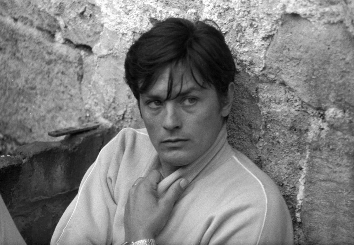 Alen Delon iz mlađih dana, crno bela fotografija