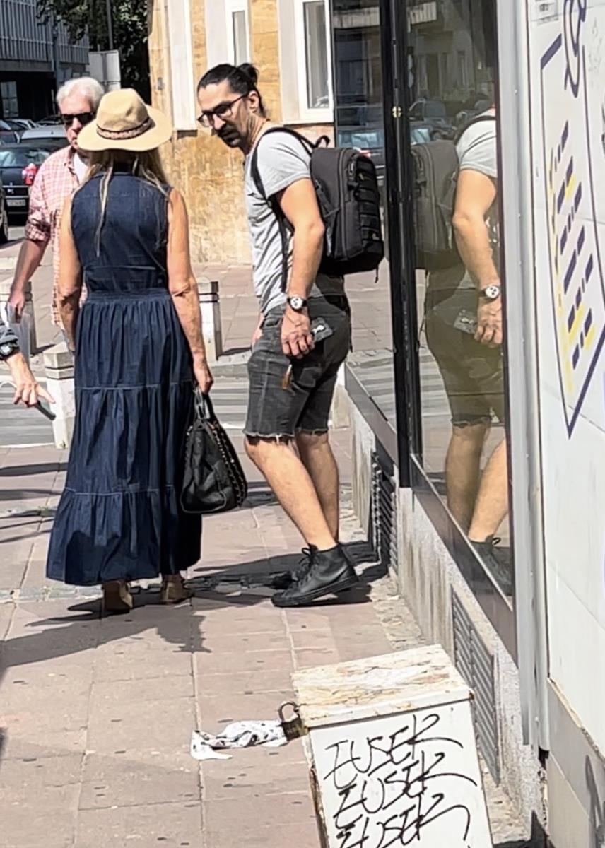 Verica Rakočević i Veljko šetaju ulicom