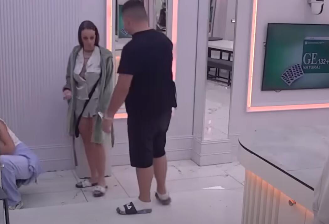 "AKO JU JE VERIO NE ZNAČI DA JE NJEGOV POSED" Teodorina majka besna zbog Bebice: Ona gleda Filipa jer joj je intrigantan, a Nenad joj psuje roditelje