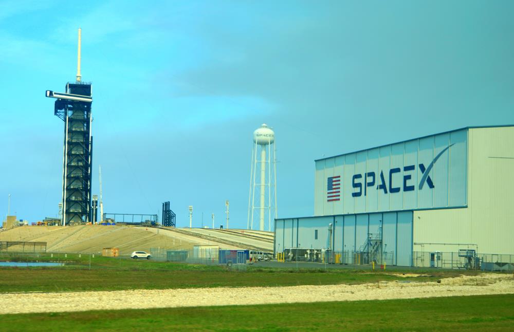 shutterstock spacex (2).jpg