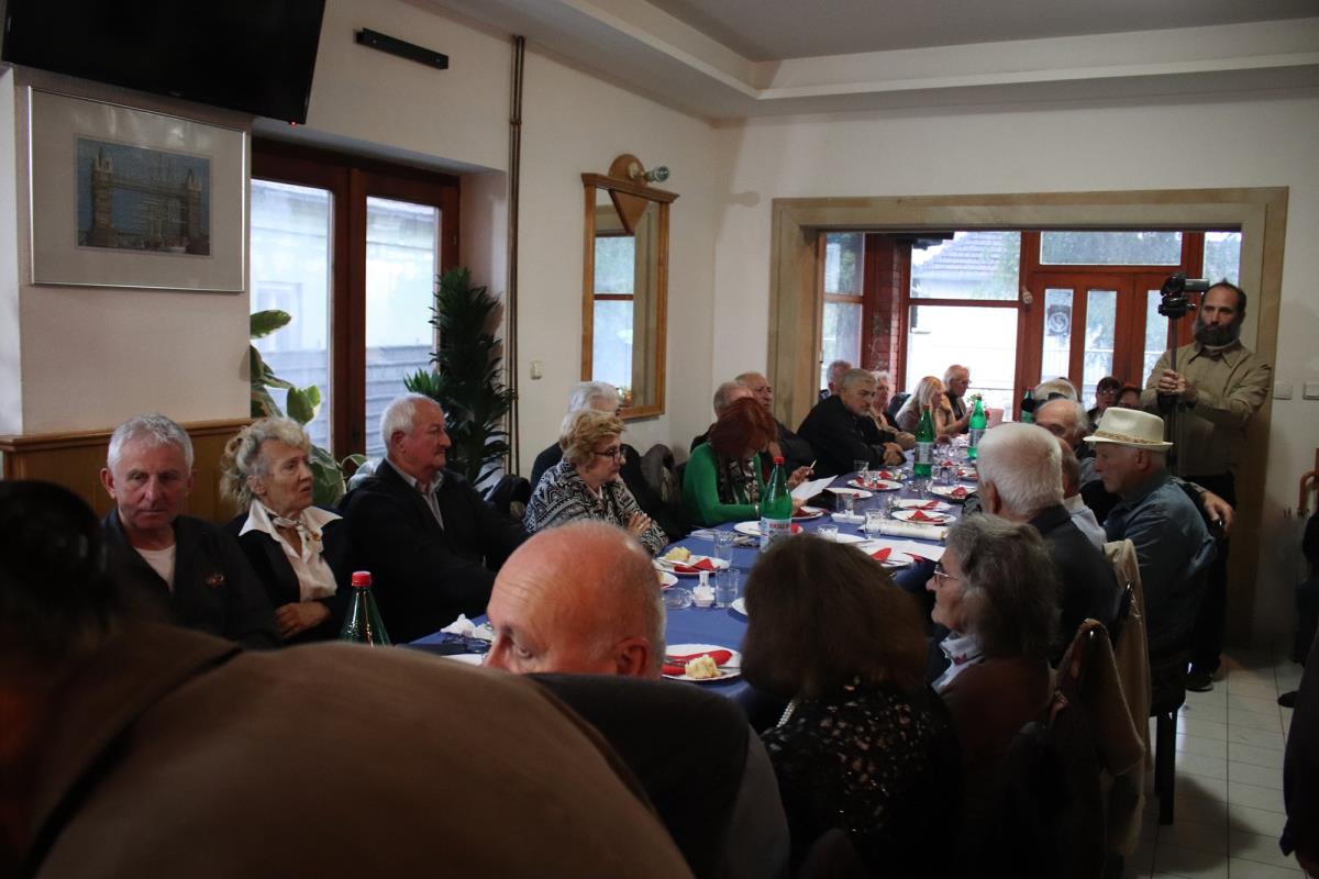 Песници у Белој Води.jpg