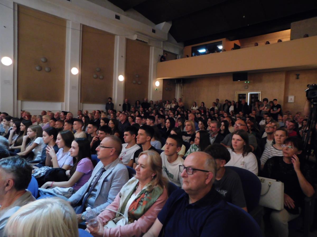 LOZNICA - Akademija.JPG