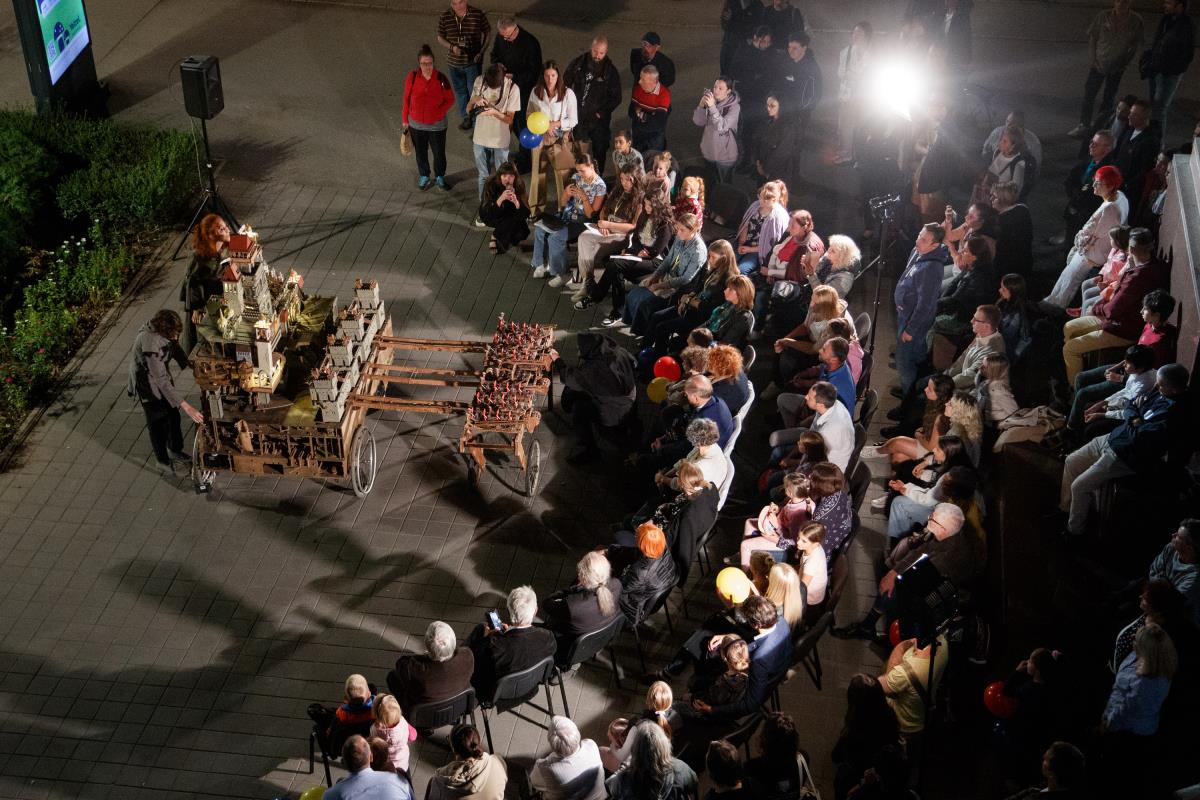 Predstava Kuti, foto Atila Kovač.jpg