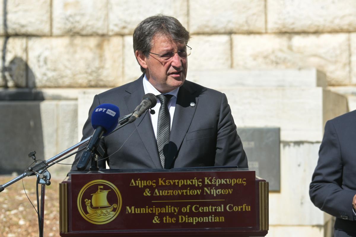 Gašić na ostrvu Vido: Mesto na kom stojimo je naše svetilište