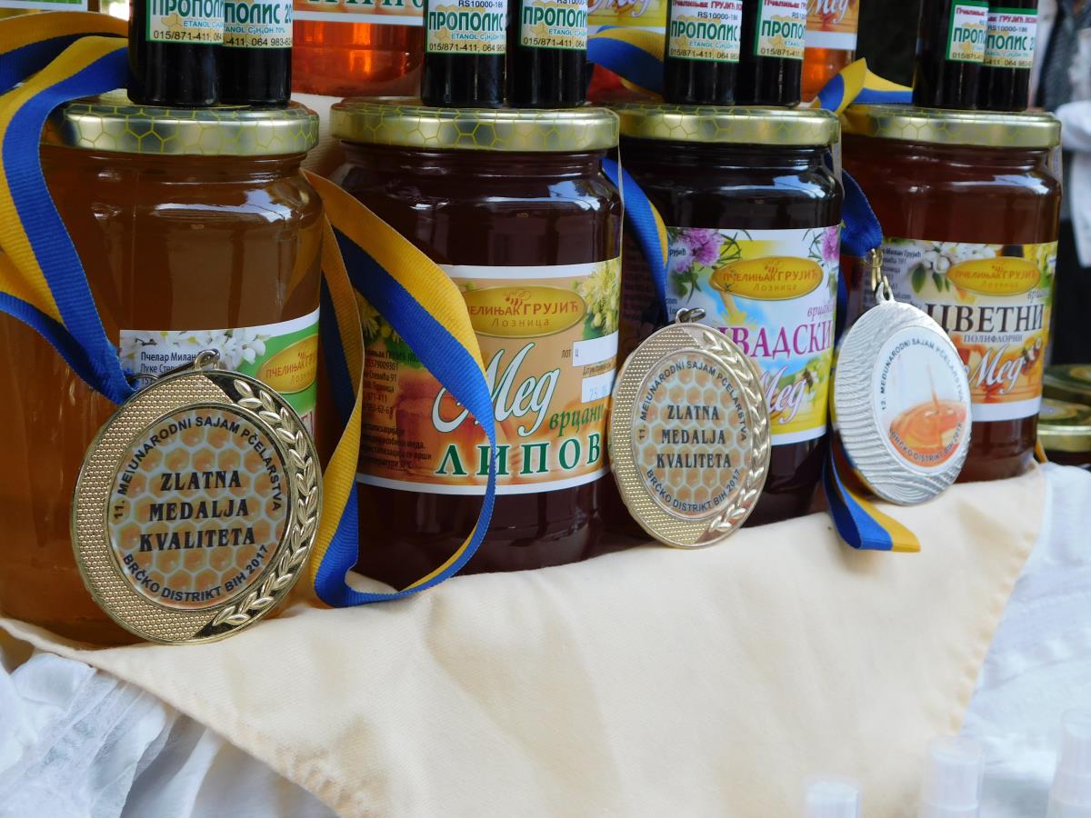 LOZNICA - Medalje za kvalitet.JPG
