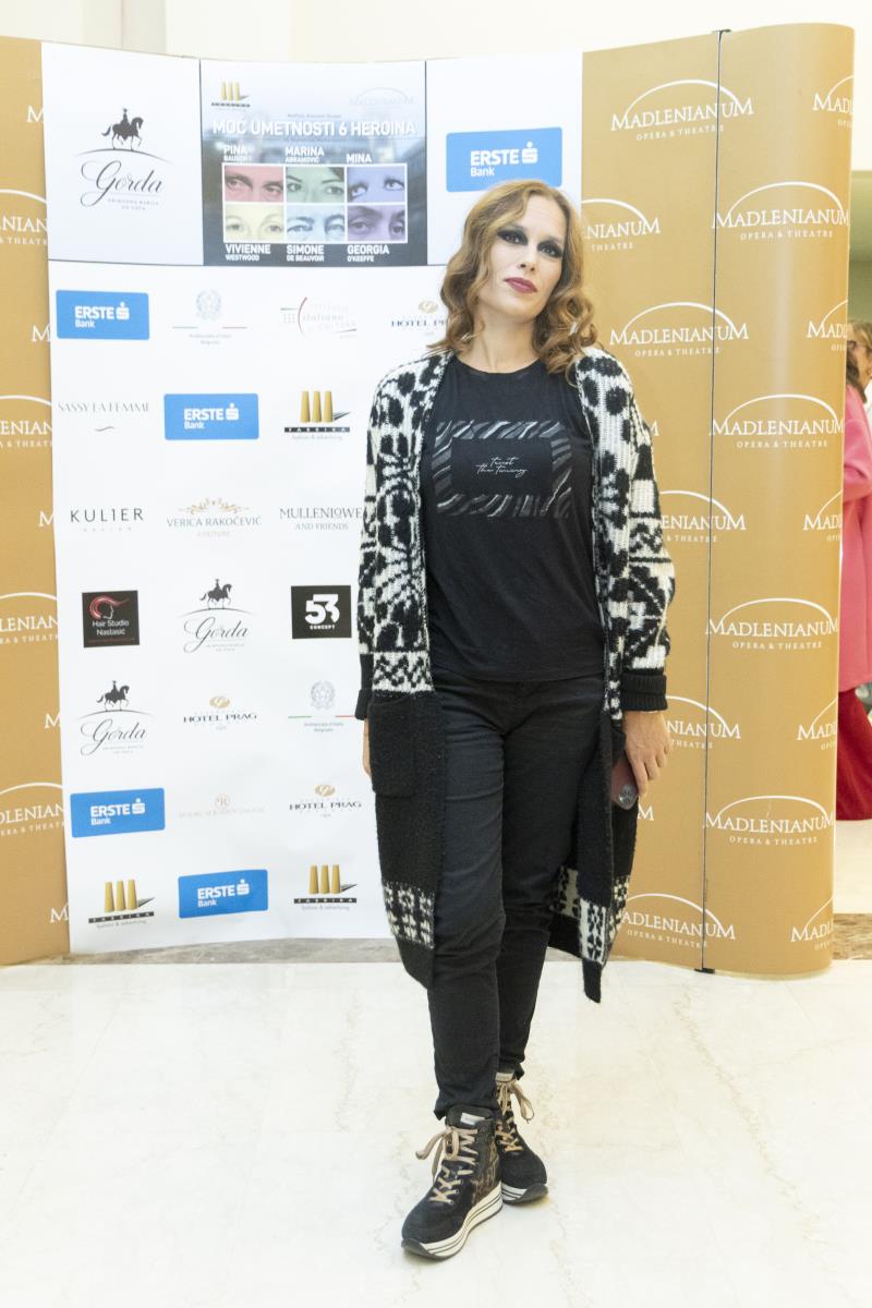 Iva Ikon pevacia.JPG