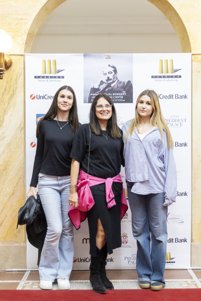 Maja Lalic sa cerkama.JPG