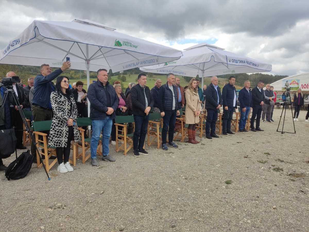 Sajam domaće rakije održan u zlatiborskom selu 