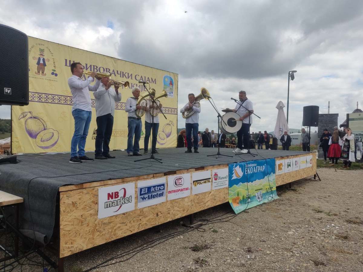 Sajam domaće rakije održan u zlatiborskom selu 