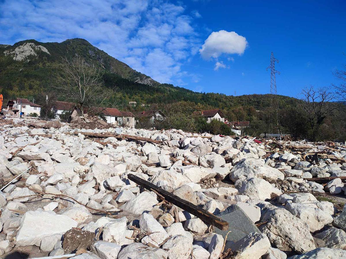 Foto privatna arhiva Užički spasioci  (6).jpg