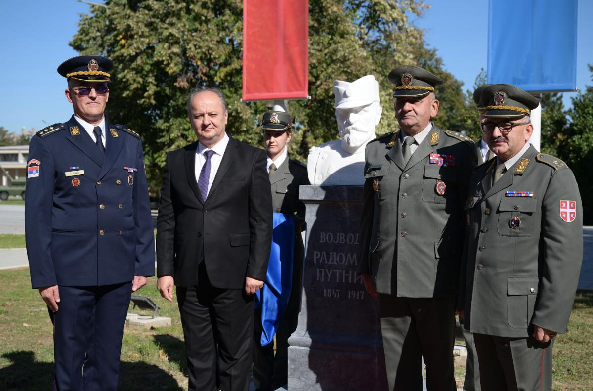 2024-10-18 16_27_43-ban_9767_1729255800.jpg (2500×1667) – Google Chrome.png