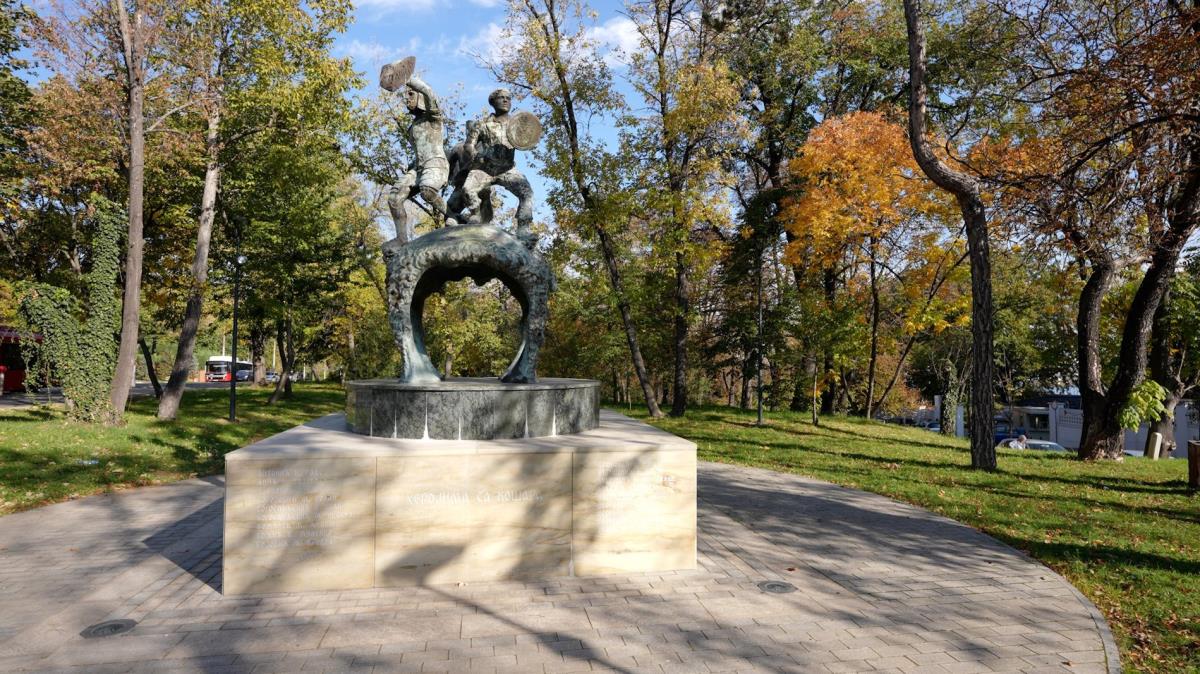 spomenik herojima sa Košara.jpg