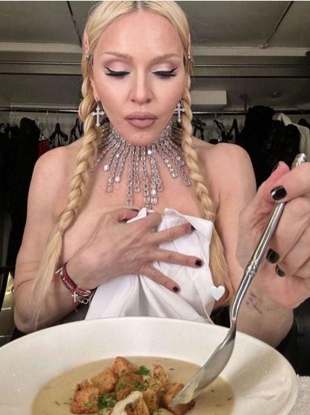 Poznate dame pozirale gole u 2024.