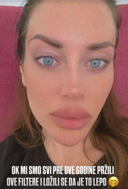 Mina Naumović u versače haljini od čiste svile