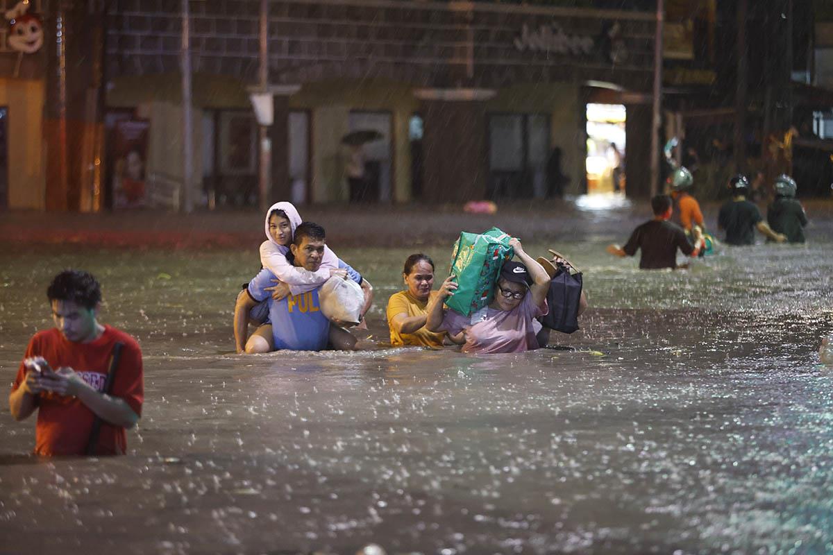 Filipini poplaveFRANCIS R. MALASIG (3).jpg