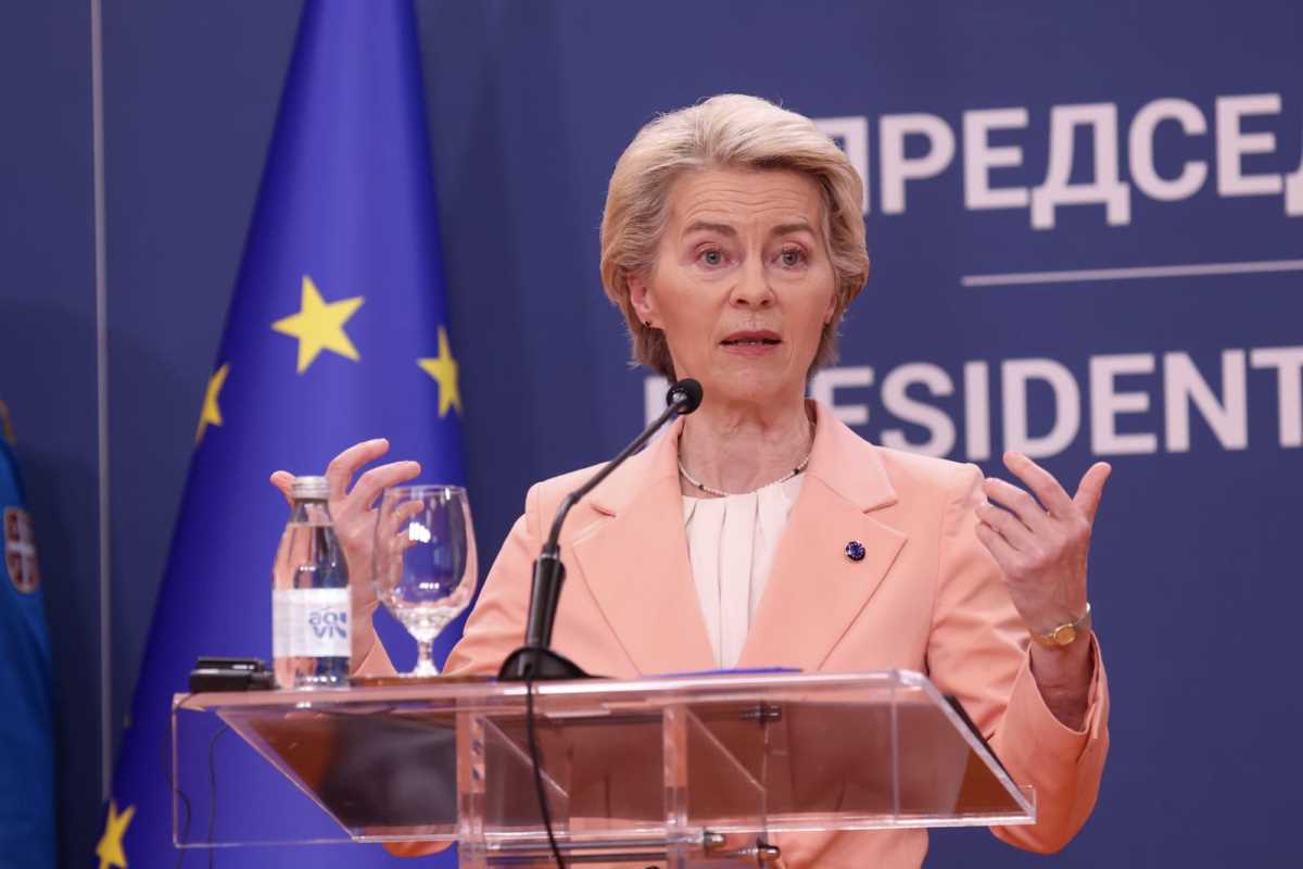 Ursula fon der Lajen zarađuje 34.800 evra mesečno