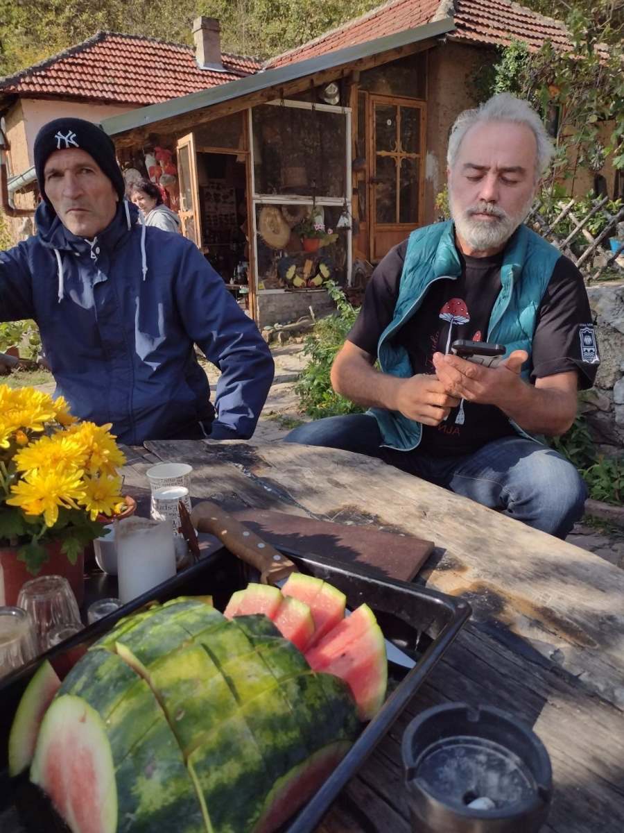 Neša Travka i makedonac Petre.jpg