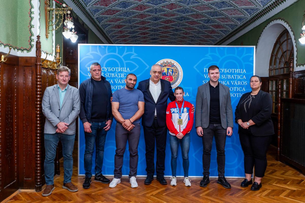 29 10 2024 box_44.jpg