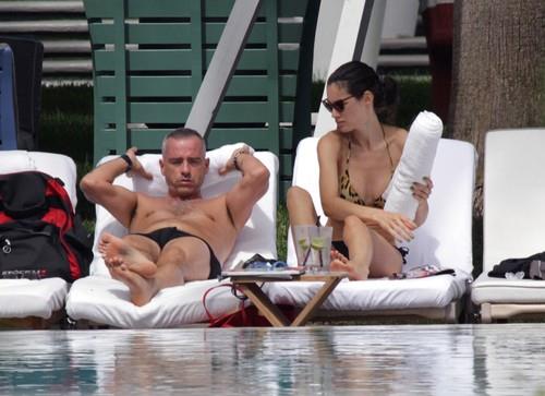 Ovo su voditeljke Evrovizije 2025