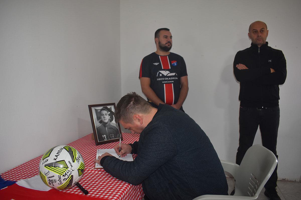 komrmoracija foto s.u..JPG