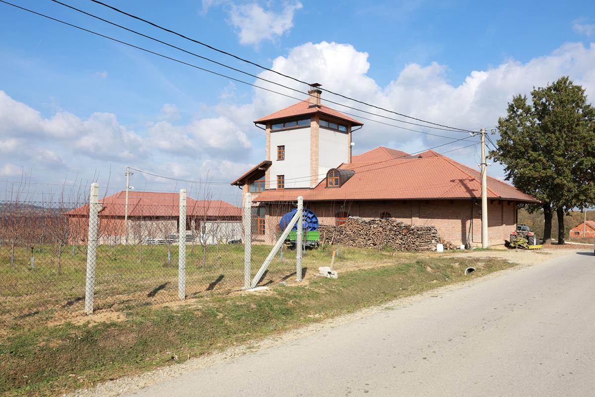 Imanje Nenada Jezdića u selu Zabrdica