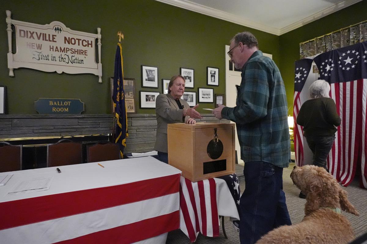 x01 AP Charles Krupa.jpg