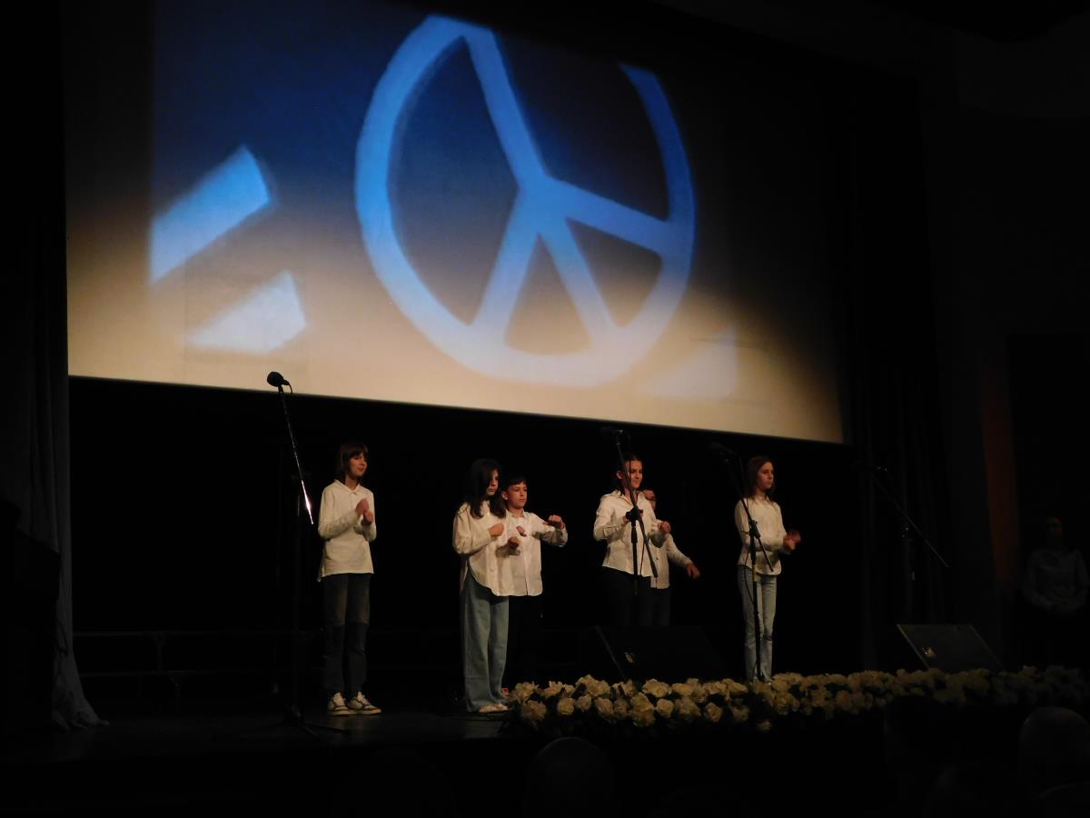 Šest Vukovih škola slavilo u Loznici na Mitrovdan