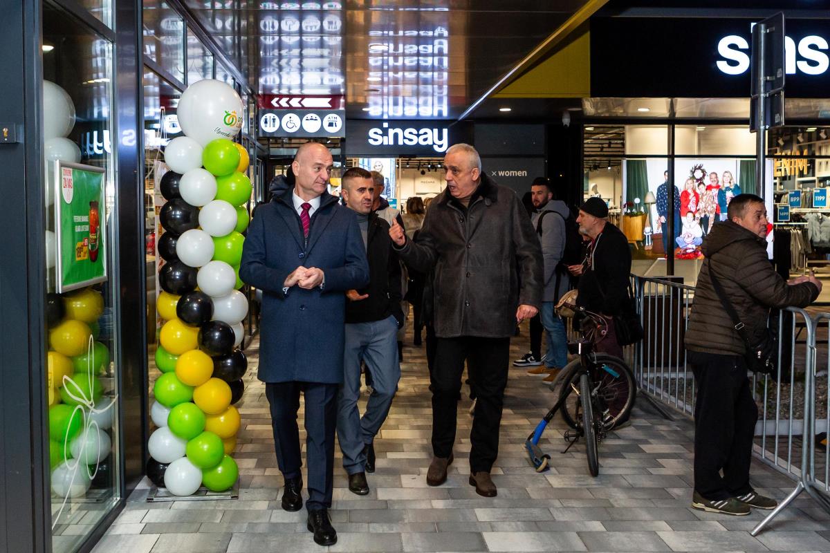 12 11 2024 SUPER SHOP (17).jpg