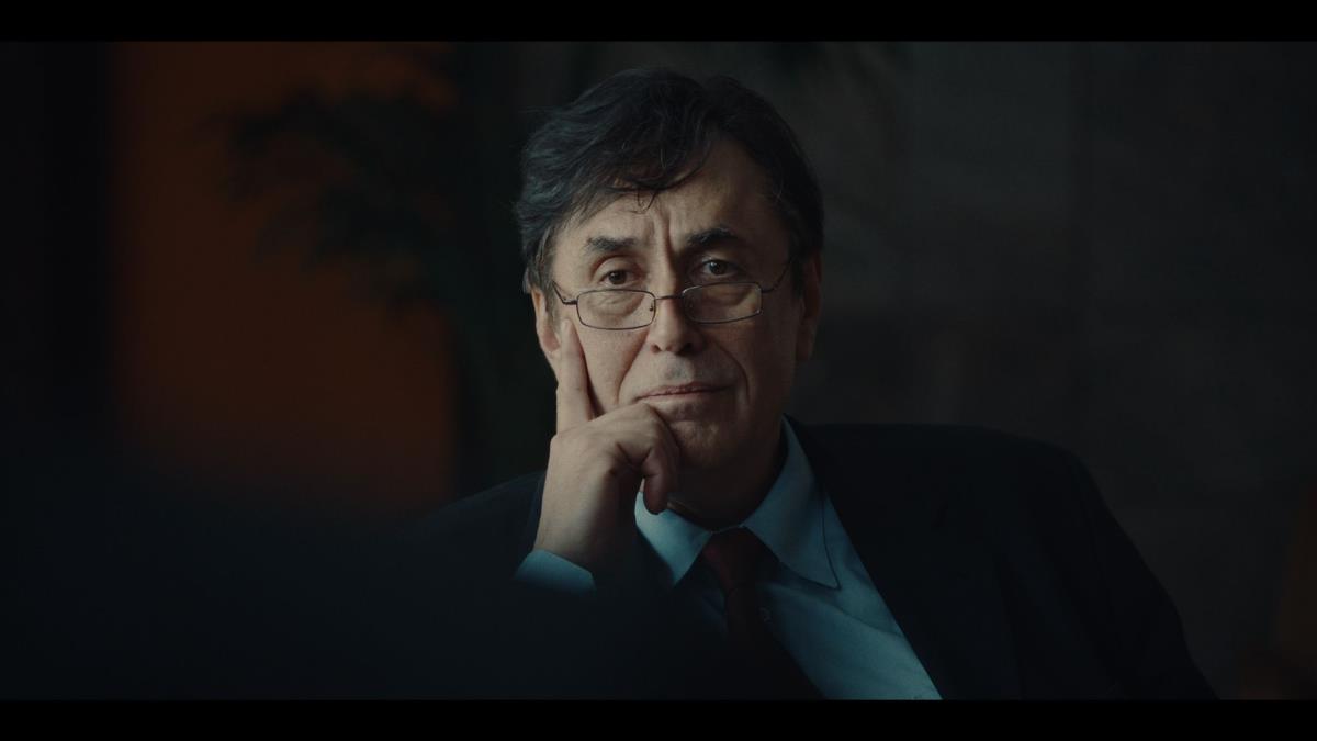 Predrag Bjelac kao Vojislav Koštunica