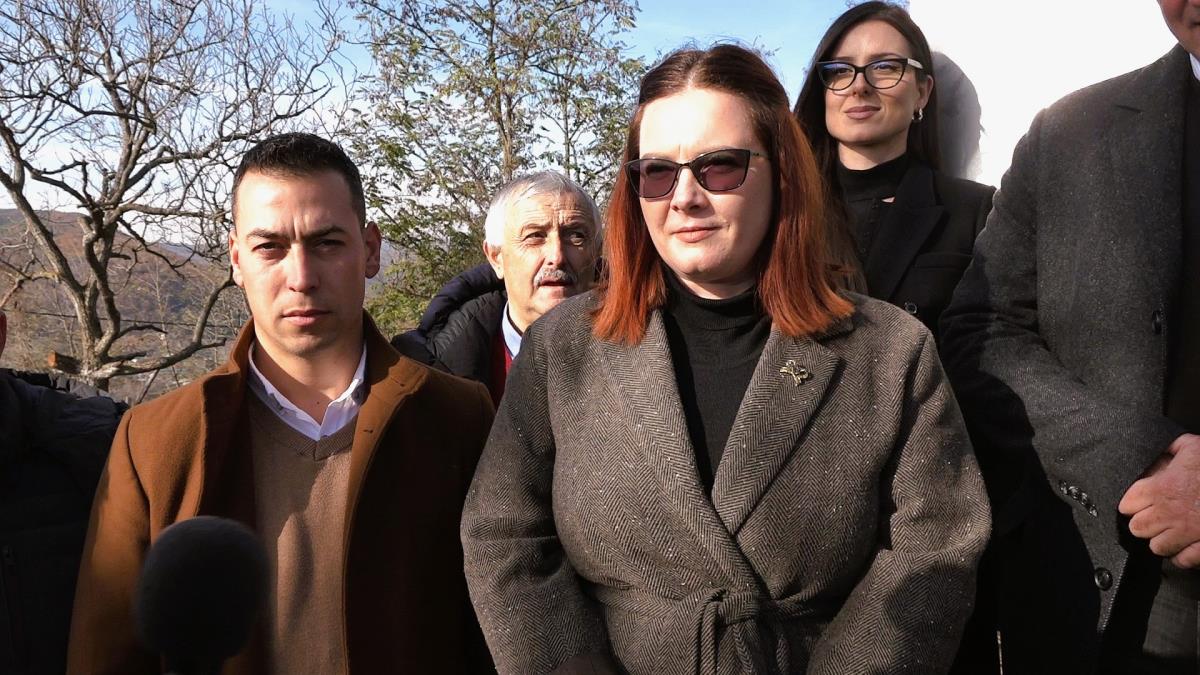 Predsednica opštine Aleksandrovac u D. Vratarima.jpg