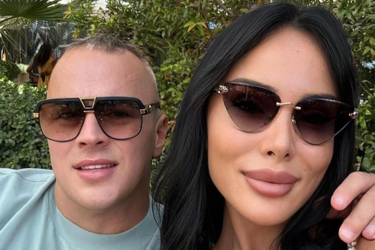PECA ODREŠIO KESU NA JEDAN DETALJ KOJI ALEKSANDRA NOSI! Ovo je asvima zapalo za oko: Svima pokazali da ljubav cveta (FOTO)