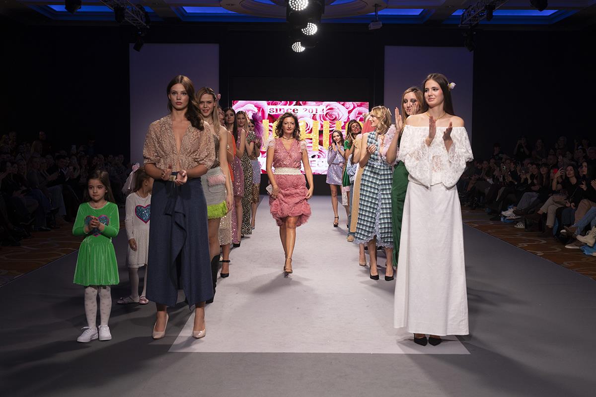 Big Hug by Beka Zecevic (2).jpg